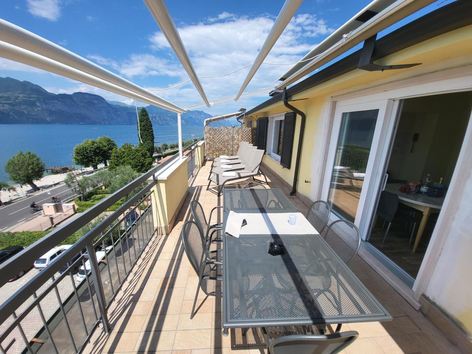 Penthouse Casa Alkea Masse Lake View Brenzone sul Garda Exterior photo