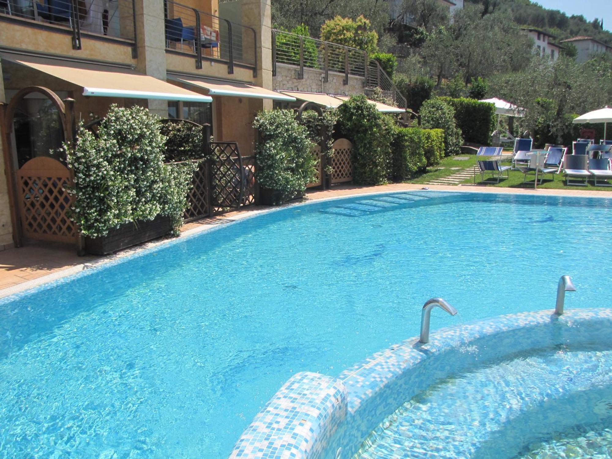 Penthouse Casa Alkea Masse Lake View Brenzone sul Garda Exterior photo